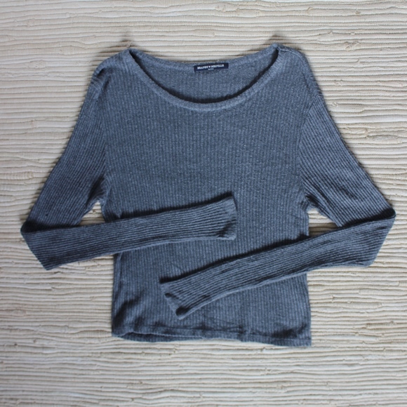 Brandy Melville Sweaters - Brandy Melville Long Sleeve Sweater